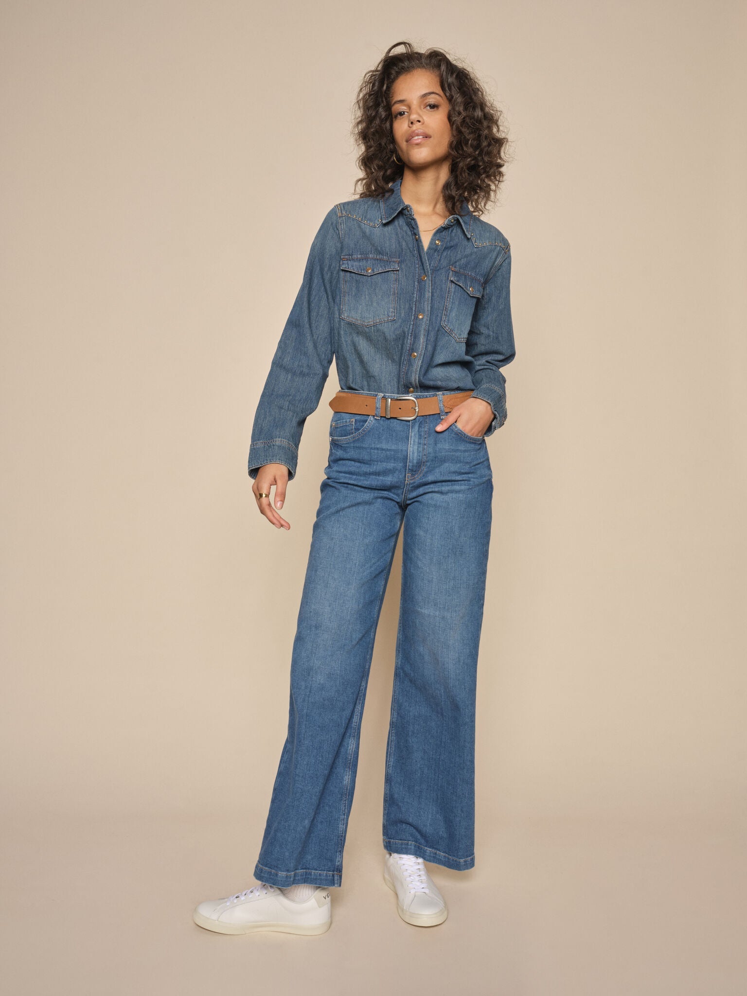 Modelshot / Blue / Detail